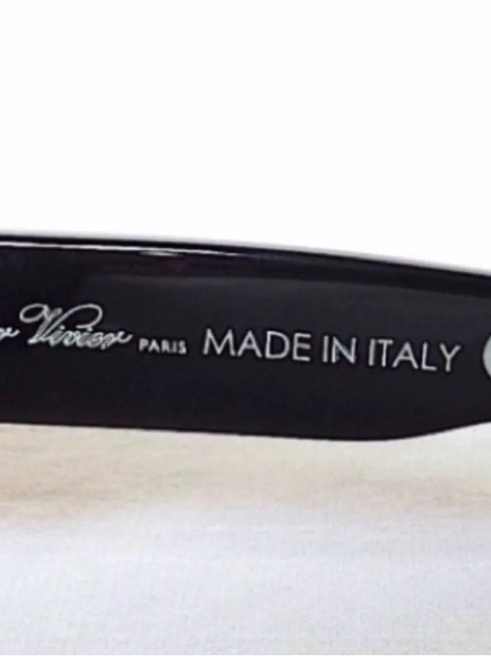 Elegant Black and Gold Women's Sunglasses - Designer Style